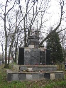 Some years back they had to remove all the tombstones for fear of vandalism. Then they couldn't put them all back on the respective tombs.