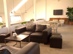 Head upstairs for comfy sofas that you can sink into and while away the afternoon, undisturbed.